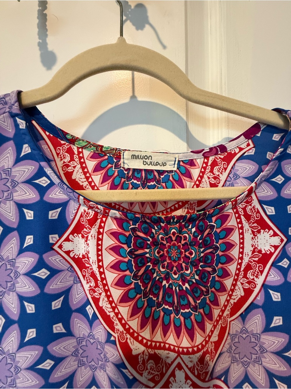 Super colorful patterned crop top with kimono sleeves. - Picture 4 of 6